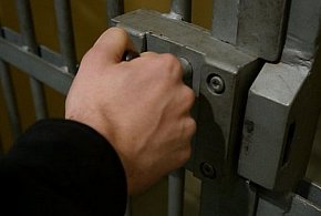 Gra w chowanego zakończona w więzieniu-31024