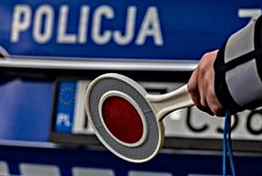 Miał dwa sądowe zakazy. Mimo to wsiadł za kierownicę