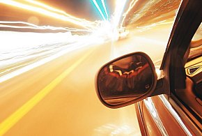 Szaleńcza jazda w terenie zabudowanym. Kierowca stracił prawo jazdy