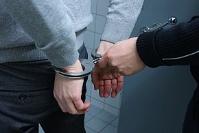 Znieważył policjantów podczas interwencji. Był poszukiwany