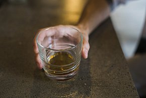 Wyższa „renta alkoholowa” w 2026 roku. Tyle naprawdę trafia na konto