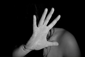 Znęcał się nad swoją żoną. Grozi mu do 5 lat pozbawienia wolności