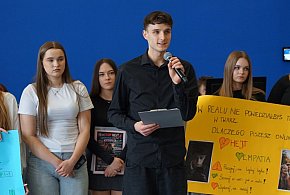 Konferencja i debata o tym, jak wspierać dzieci i młodzież [foto]