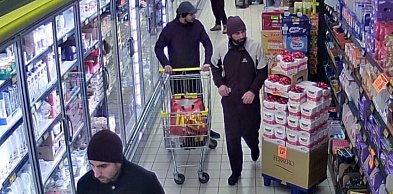 Poszukiwani sprawcy kradzieży [foto]