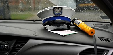 Wsiadł za kierownicę z prawie 3 promilami. W aucie jego kilkunastoletni syn