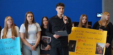 Konferencja i debata o tym, jak wspierać dzieci i młodzież [foto]