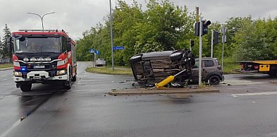 Zderzenie trzech pojazdów w Ciechanowie. Jedna osoba ranna