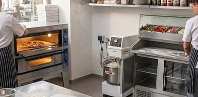 Nowoczesne wyposażenie gastronomii — jak wybrać sprzęt na lata?