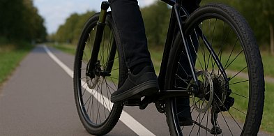 Dwa zdarzenia na drodze dla rowerów-29185