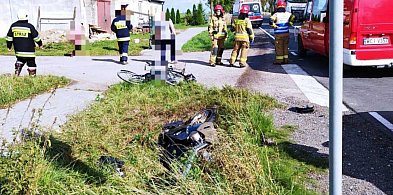 Zderzenie rowerzysty z motocyklistą. Jedna osoba trafiła do szpitala-29235