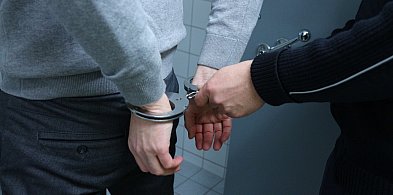 Podczas interwencji kopał policjantów, nie reagując na polecenia-29279