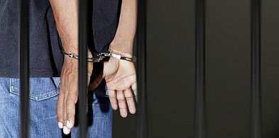 Pił piwo z kolegą. Teraz czeka go prawie półtora roku więzienia-29945