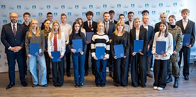 Nowa kadencja młodzieżowych radnych [foto]-30245