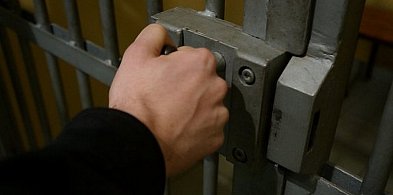 Gra w chowanego zakończona w więzieniu-31024