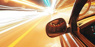 Szaleńcza jazda w terenie zabudowanym. Kierowca stracił prawo jazdy