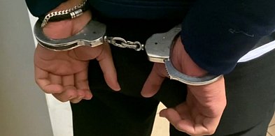 Usiłował zabić, groził siekierą, znieważył i napadł na policjantów