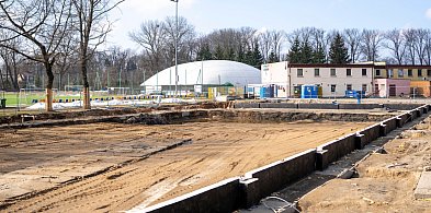 Przy stadionie miejskim powstaje zadaszone lodowisko [foto]