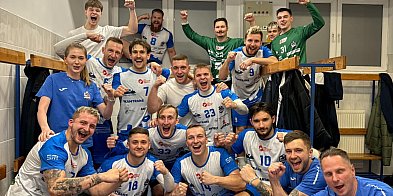 Wygrana pozwoliła im awansować na trzecią lokatę [ foto]-30080