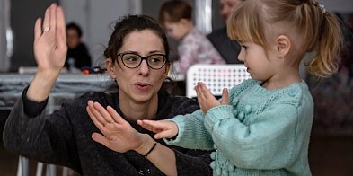 Połączenie języka mówionego z migowym to dobry trening dla mózgu-31031