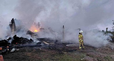 Dramat w gospodarstwie. Ogień strawił wszystko [foto]-29586