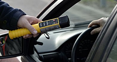 Bez świateł, bez prawa jazdy i po alkoholu-29999