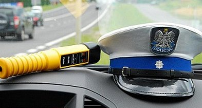 Czuł się zbyt pewnie przekraczając prędkość. Odpowie za przestępstwo