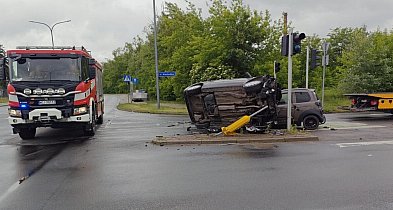 Zderzenie trzech pojazdów. Jedna osoba ranna