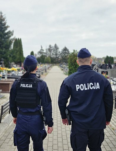 Ostrożność na cmentarzu – zadbajmy o bezpieczeństwo-29978