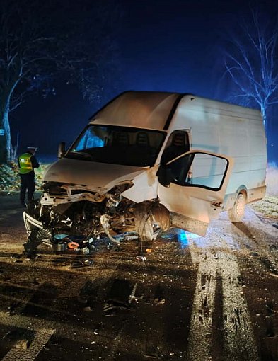 Nie ustąpił pierwszeństwa przejazdu. Dwie osoby ranne-30215