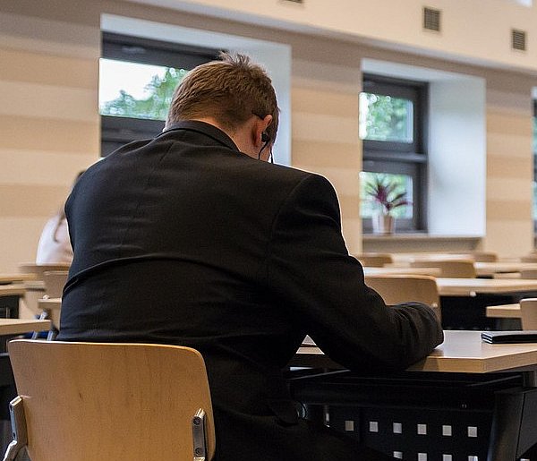 Zmiany w przepisach o wynagrodzeniach. Zapłacą za gotowość do pracy-30100