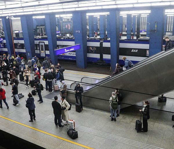 W niedzielę rano kolejarze otworzą Dworzec Centralny-30279