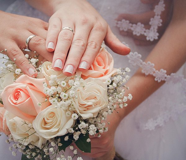 40 tys. zł za ślub i dziecko. PiS chce zachęcać do małżeństw-30474