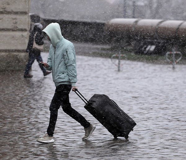 Polska się wyludnia. Gminy szukają sposobów, by zatrzymać mieszkańców-30559