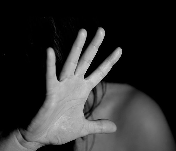 Znęcał się nad swoją żoną. Usłyszał zarzuty-30552