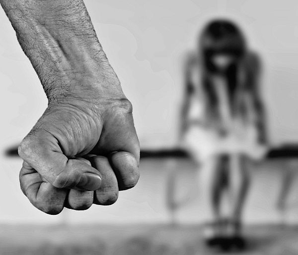 Znęcał się nad swoją żoną i córką. Trafił do aresztu-30693