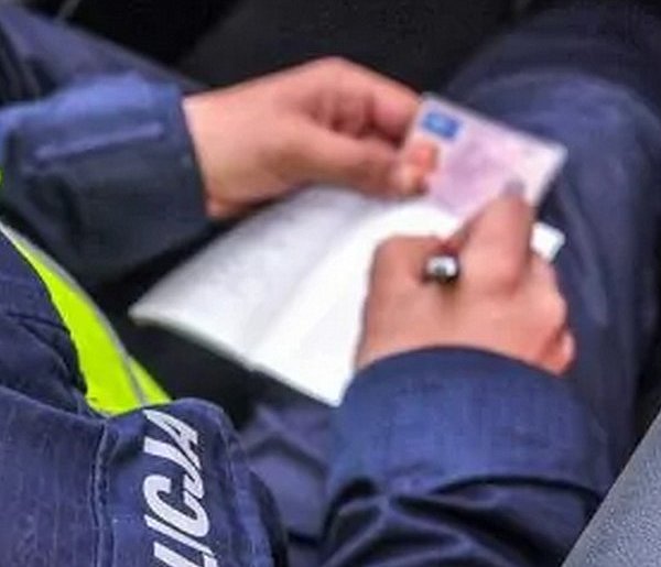 Groźne zdarzenie drogowe w Ciechanowie. Jedna osoba w szpitalu-30930