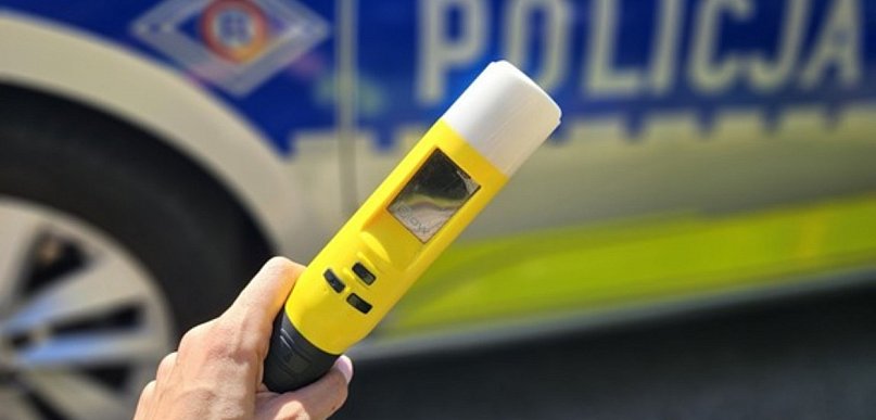 Nietrzeźwy z dożywotnimi zakazami zatrzymany przez policjantkę po służbie