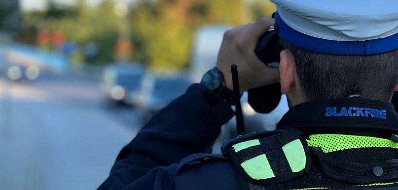 Zignorował ograniczenie prędkości. Teraz odpowie przed sądem