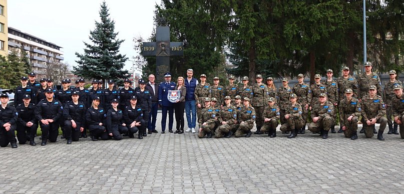 Uczniowie klas o profilu policyjnym i SG z wizytą w KWP zs. w Radomiu