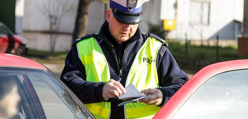 Wsiadł za kółko z ponad 1,2 promilami i czterema zakazami