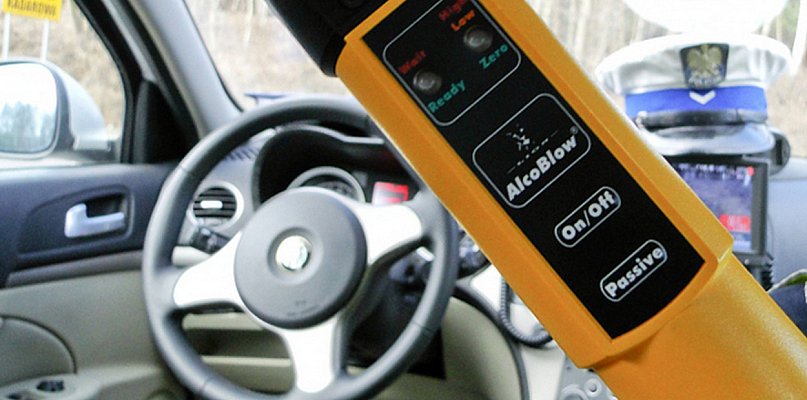 Z 2,5 promilami wjechał na parking uderzając inny pojazd - 29249
