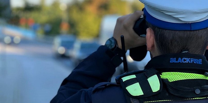 Zignorował ograniczenie prędkości. Teraz odpowie przed sądem
