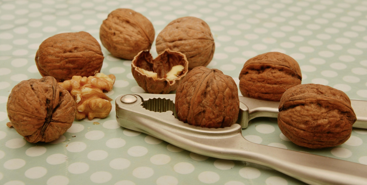 Groźny pestycyd w popularnych orzechach. Trwa wycofywanie ze sklepów