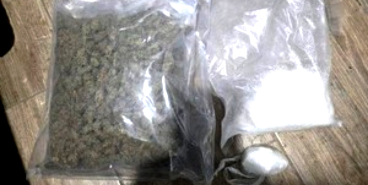 Blisko 1,7 kg narkotyków w mieszkaniu ciechanowianina